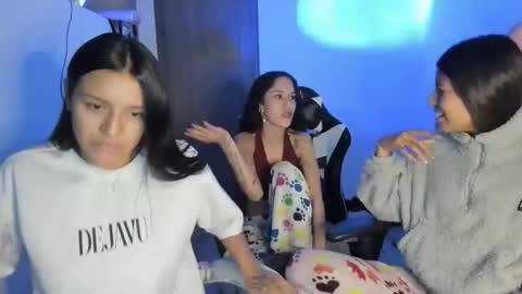 kimmi online show from December 4, 11:13 pm