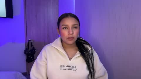 kimmi online show from June 19, 3:27 pm