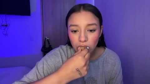 kimmi online show from July 4, 12:44 pm