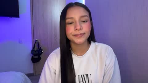 kimmi online show from July 10, 8:44 pm