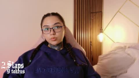     online show from February 16, 2:02 pm