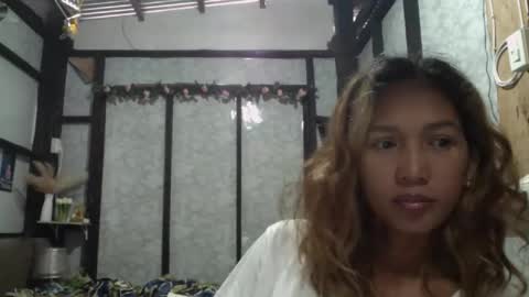 kimmk73644 online show from March 13, 11:33 pm