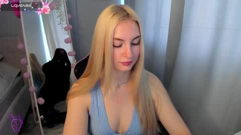 Snapshot of kimmy1_powell chatting on May 9, 3:12 am kimmy1_powell online show from May 9, 3:12 am