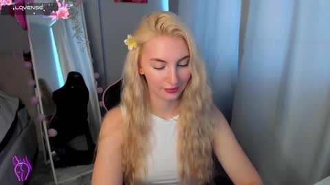 Snapshot of kimmy1_powell chatting on June 9, 2:23 am kimmy1_powell online show from June 9, 2:23 am
