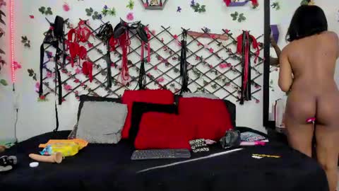 kimmy_woold online show from June 20, 1:25 pm
