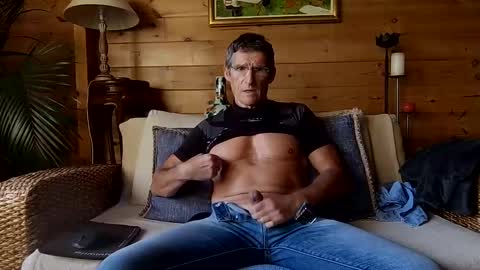 kimonoblues online show from November 22, 2:05 pm