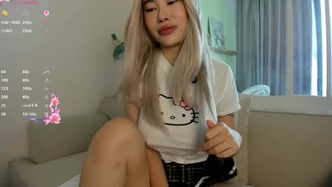 Kim online show from May 5, 6:43 am