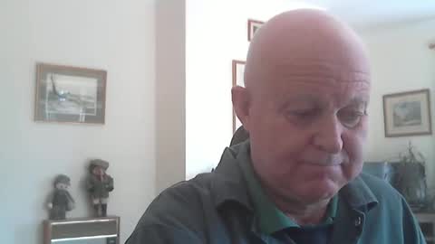Snapshot of kindahairy4u chatting on April 6, 10:38 am kindahairy4u online show from April 6, 10:38 am