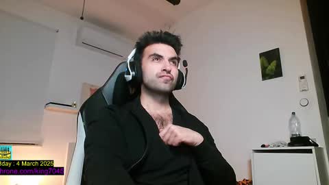 Snapshot of king7045 chatting on February 9, 10:11 pm king7045 online show from February 9, 10:11 pm