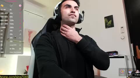 Snapshot of king7045 chatting on March 6, 12:43 am king7045 online show from March 6, 12:43 am