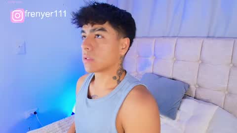 Snapshot of king_azahell chatting on June 12, 3:16 am king help me reach 100 likes online show from June 12, 3:16 am