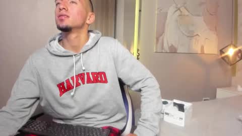 Snapshot of king_dante_ chatting on December 3, 10:51 pm King Dante online show from December 3, 10:51 pm