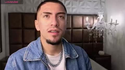 Snapshot of king_dante_ chatting on October 19, 12:39 pm King Dante online show from October 19, 12:39 pm