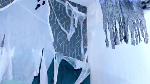 Angel Falconer online show from October 23, 3:39 am