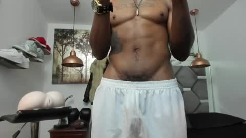 Snapshot of king_fitt_ chatting on January 22, 1:42 pm HOT MEN BLACK online show from January 22, 1:42 pm