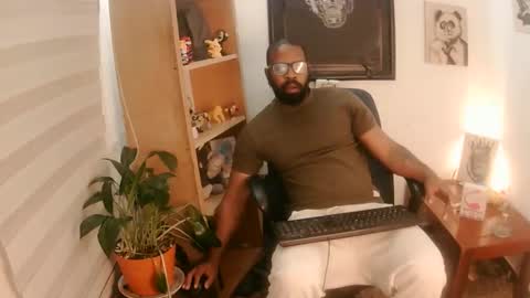 Snapshot of king_mallik chatting on November 7, 10:48 am Malik online show from November 7, 10:48 am