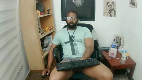 Snapshot of king_mallik chatting on November 14, 3:49 am Malik online show from November 14, 3:49 am