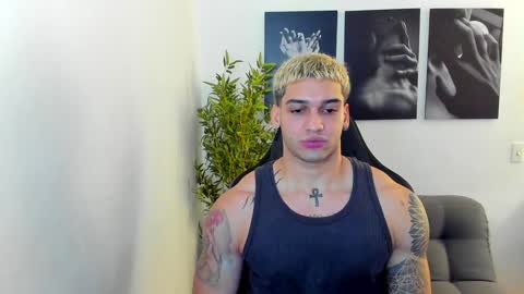 Snapshot of king_of_kings__ chatting on December 2, 11:51 pm king_of_kings__ online show from December 2, 11:51 pm