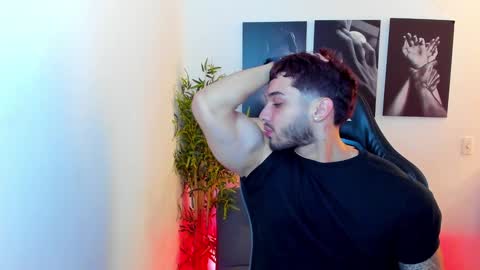 Snapshot of king_of_kings__ chatting on January 1, 10:35 pm king_of_kings__ online show from January 1, 10:35 pm