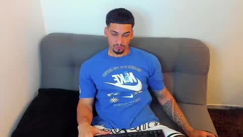 Snapshot of king_of_kings__ chatting on September 29, 11:20 pm king_of_kings__ online show from September 29, 11:20 pm