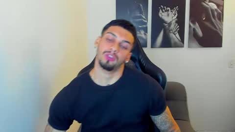 Snapshot of king_of_kings__ chatting on October 3, 10:40 pm king_of_kings__ online show from October 3, 10:40 pm