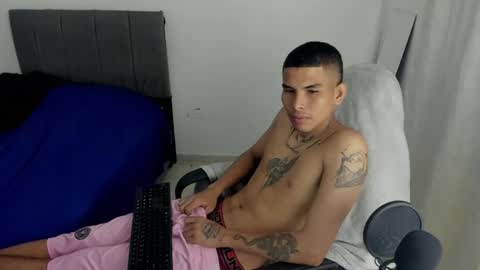 Snapshot of king_warlord chatting on July 14, 2:01 pm king_warlord online show from July 14, 2:01 pm