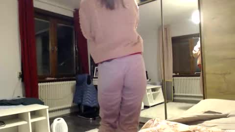 Snapshot of kingandprincess chatting on February 16, 7:32 pm sexysexyhotwetpinkredpussy online show from February 16, 7:32 pm