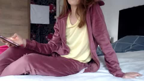 Snapshot of kingandprincess chatting on May 31, 6:09 pm sexysexyhotwetpinkredpussy online show from May 31, 6:09 pm