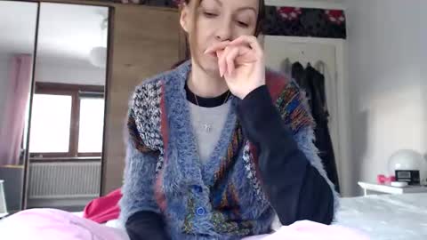 Snapshot of kingandprincess chatting on June 3, 6:02 pm sexysexyhotwetpinkredpussy online show from June 3, 6:02 pm