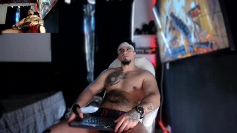 King Bear online show from December 21, 10:40 pm