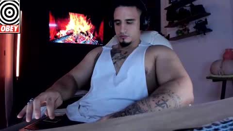 King Bear online show from October 2, 12:17 am