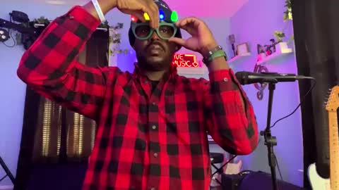 Snapshot of kingcorbra chatting on December 28, 9:19 pm KC online show from December 28, 9:19 pm