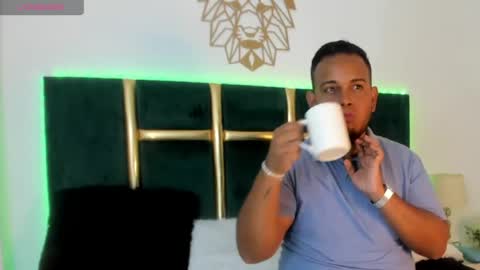 Snapshot of kingg_jay chatting on May 13, 11:51 am kingg_jay online show from May 13, 11:51 am