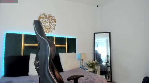 Snapshot of kingg_jay chatting on May 20, 11:49 am kingg_jay online show from May 20, 11:49 am