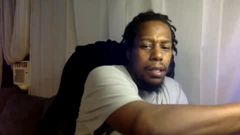 Snapshot of kinglibra420 chatting on December 2, 1:03 am loyal fuck online show from December 2, 1:03 am