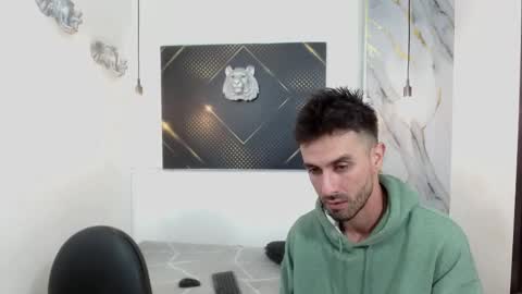 KING  online show from May 2, 2:49 am
