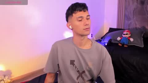  A L E X  online show from February 5, 3:11 am