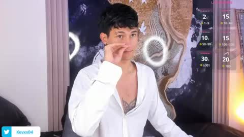 Snapshot of kingparker1 chatting on June 12, 2:21 am A L E X online show from June 12, 2:21 am