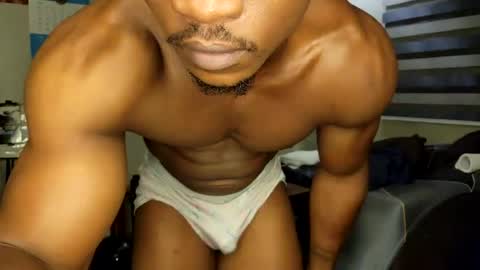 Snapshot of kingroy9 chatting on August 1, 4:23 am kingroy9 online show from August 1, 4:23 am