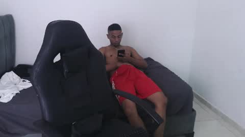 Snapshot of kings_latins chatting on May 18, 4:07 am DOMINANT ALPHA KINGS online show from May 18, 4:07 am