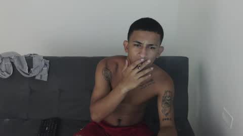 Snapshot of kings_latins chatting on June 18, 10:14 pm DOMINANT ALPHA KINGS online show from June 18, 10:14 pm