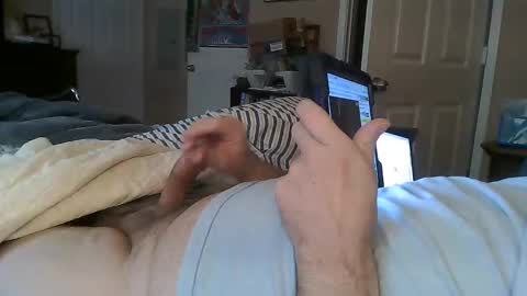 Snapshot of kingtongue10 chatting on December 24, 2:01 pm kingtongue10 online show from December 24, 2:01 pm