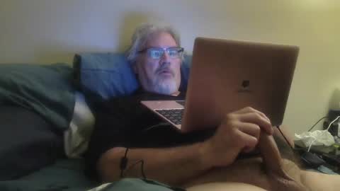 Snapshot of kingtongue10 chatting on June 15, 9:22 am kingtongue10 online show from June 15, 9:22 am