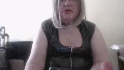 Cynthia Pvc lips online show from June 18, 1:37 pm