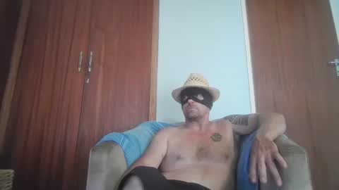 Snapshot of kinkcrystaldude chatting on March 15, 8:31 am Tom Hardmen online show from March 15, 8:31 am