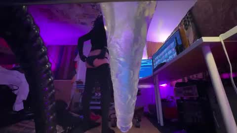 Nikki online show from March 29, 10:37 am