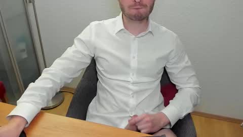 Snapshot of kinksubbydubby chatting on November 6, 5:58 pm kinksubbydubby online show from November 6, 5:58 pm