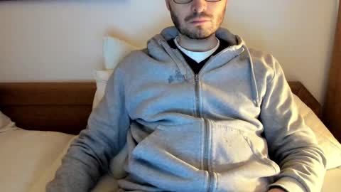 Snapshot of kinksubbydubby chatting on November 16, 12:55 pm kinksubbydubby online show from November 16, 12:55 pm