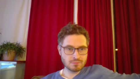 Snapshot of kinksubbydubby chatting on November 21, 9:13 pm kinksubbydubby online show from November 21, 9:13 pm