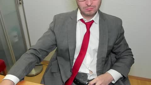 Snapshot of kinksubbydubby chatting on November 27, 11:29 pm kinksubbydubby online show from November 27, 11:29 pm